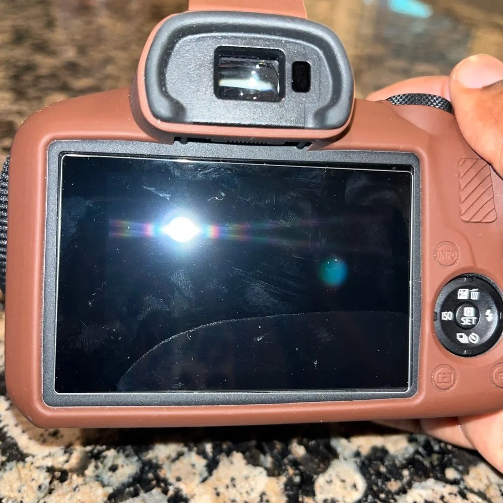 Canon eos r100